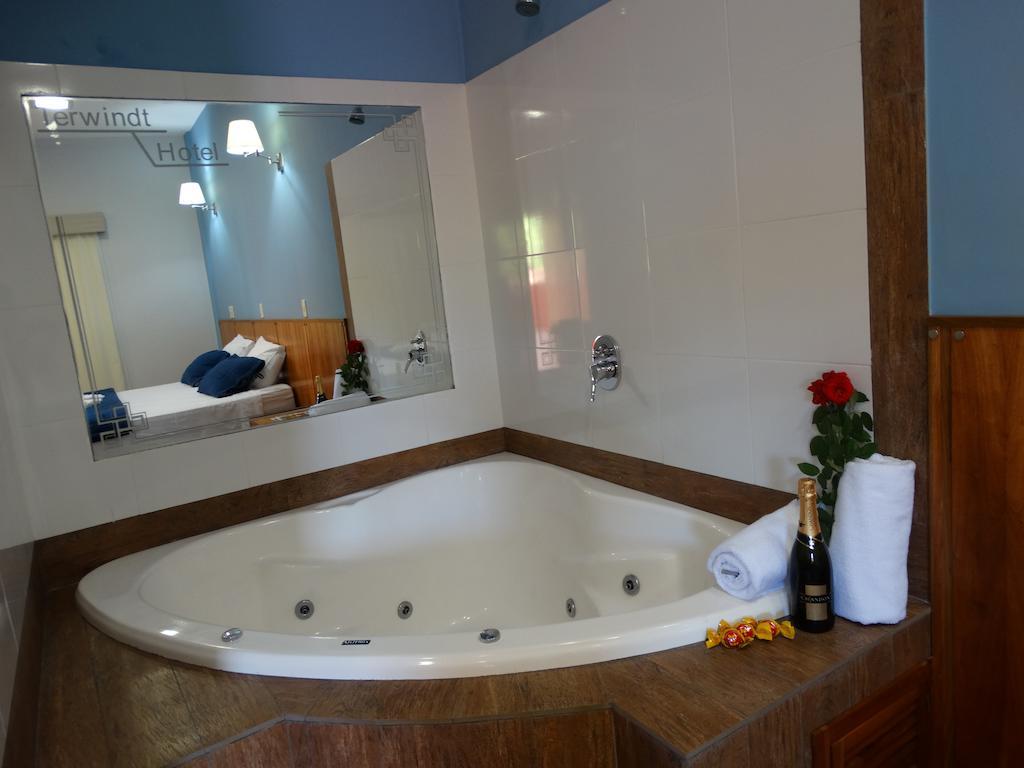 Terwindt Hotel เอนการ์นาซิออน ภายนอก รูปภาพ
